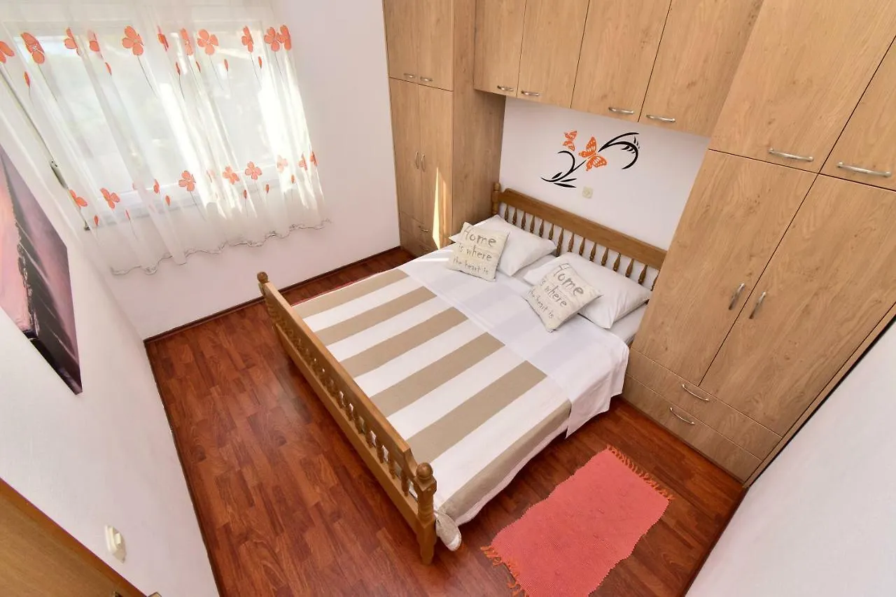 Apartments Lara 0*, Sukosan Croatia