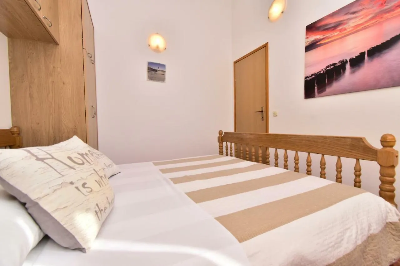 Apartments Lara Croatia